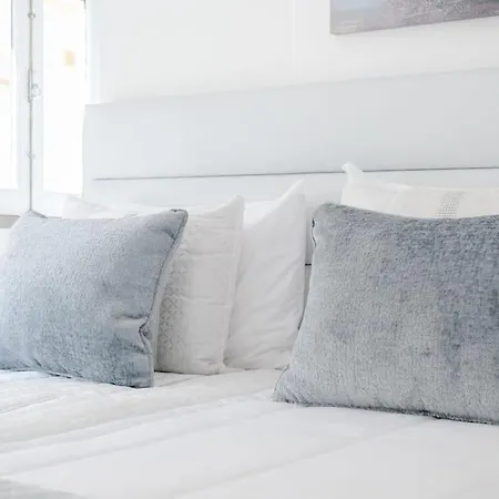 Milena's Bedroom ナザレ